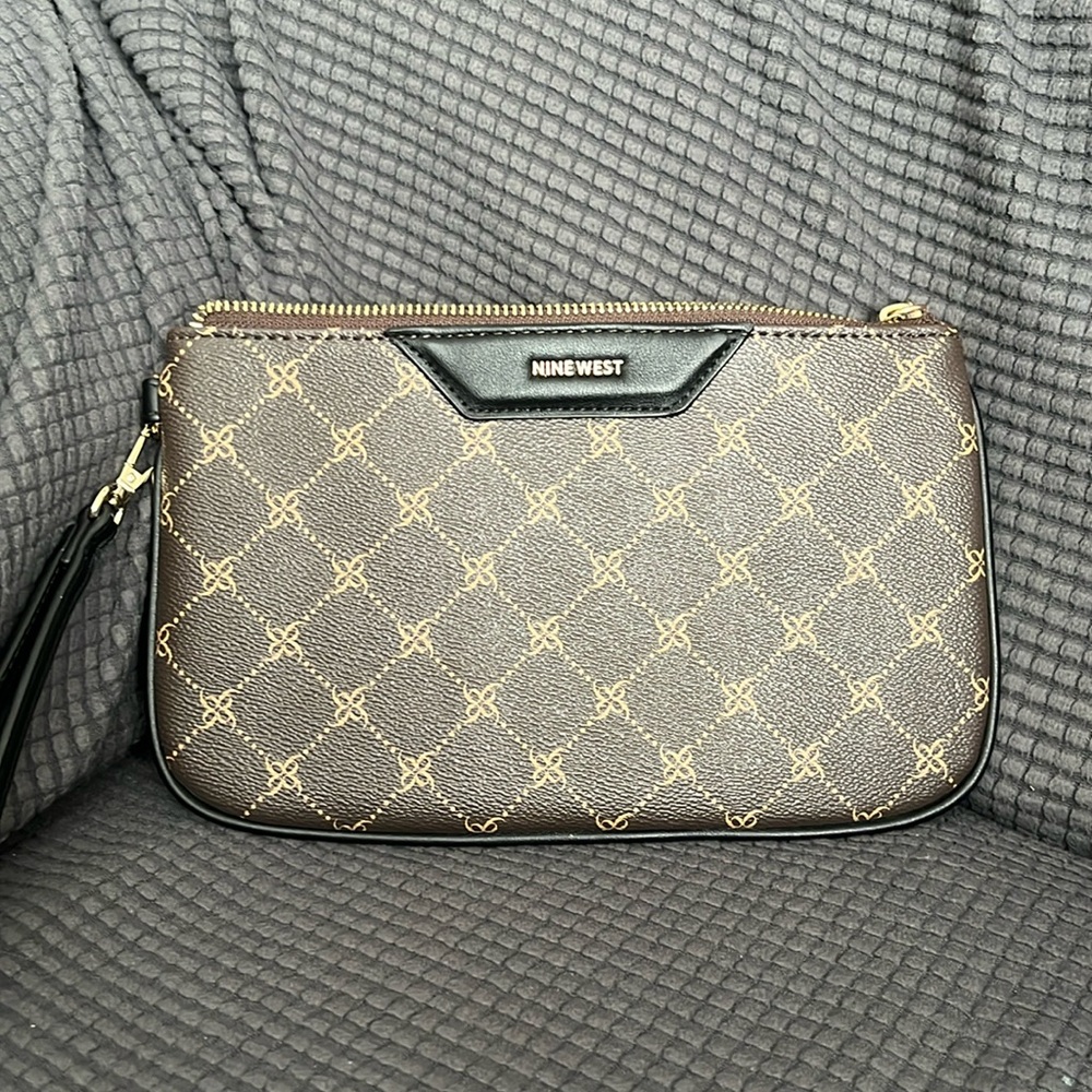 Nine West large wristlet
